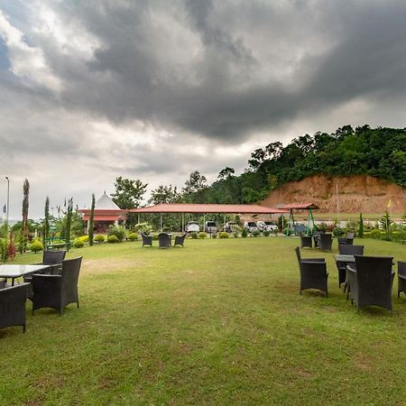 La Vue Resort Kāziranga Kültér fotó