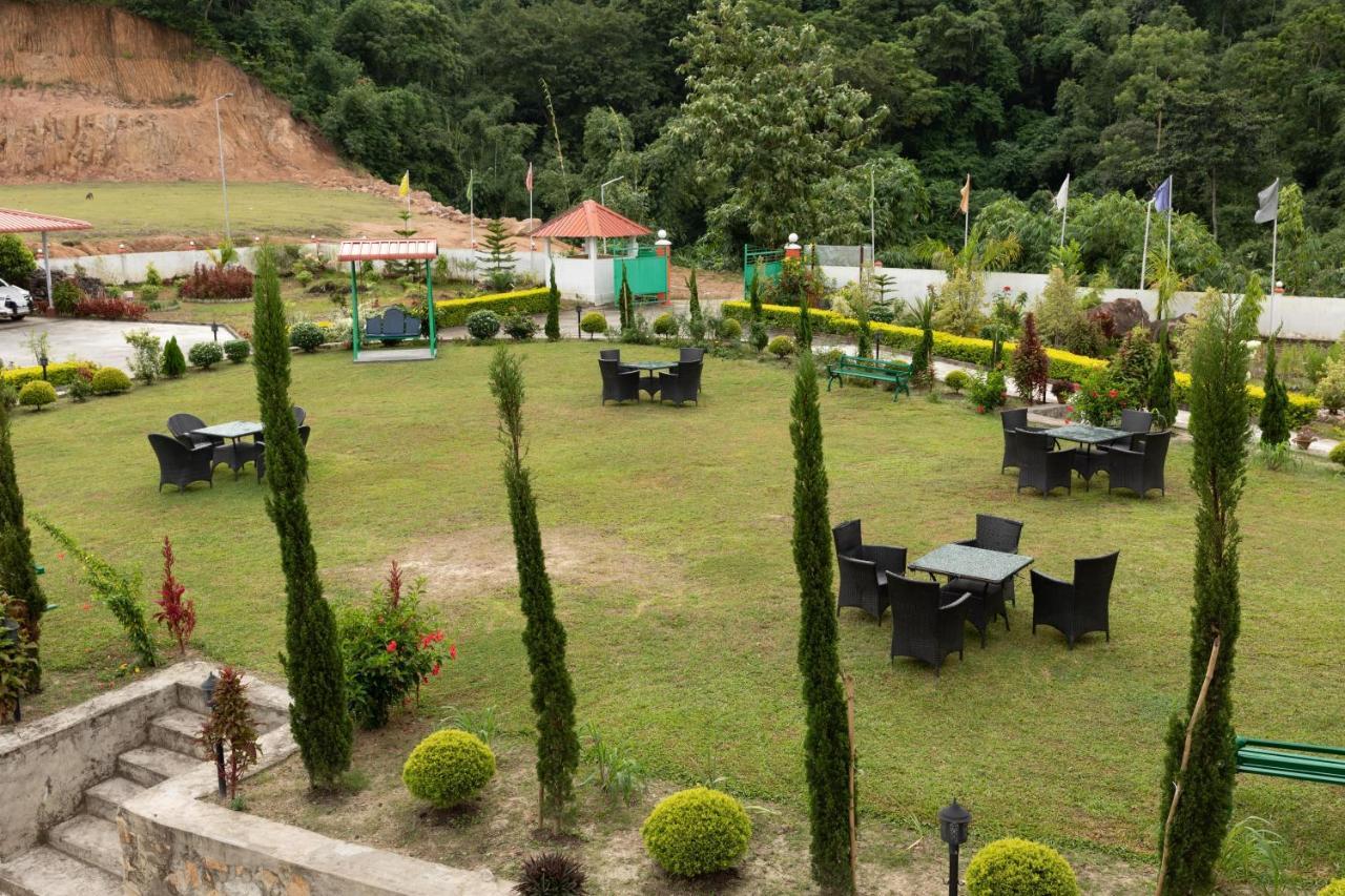 La Vue Resort Kāziranga Kültér fotó